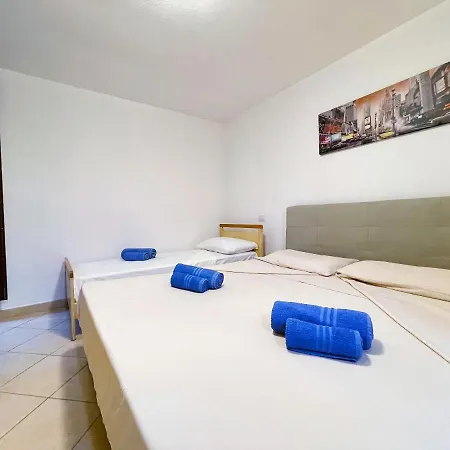 Calasinzias - Lower Level With Garden - 500m From The Beach Costa Rei